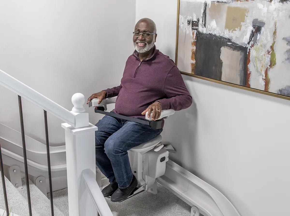Stair lift chair with remote control for elderly home mobility solutions